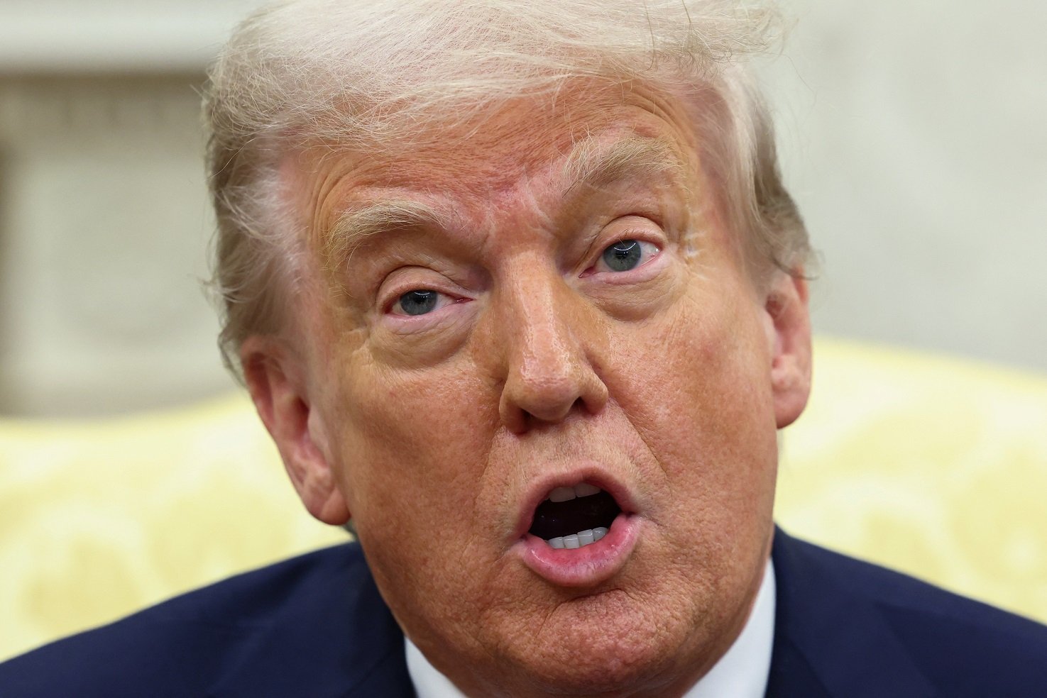 Pesquisas mostram que aprovação de Trump derreteu em 100 dias