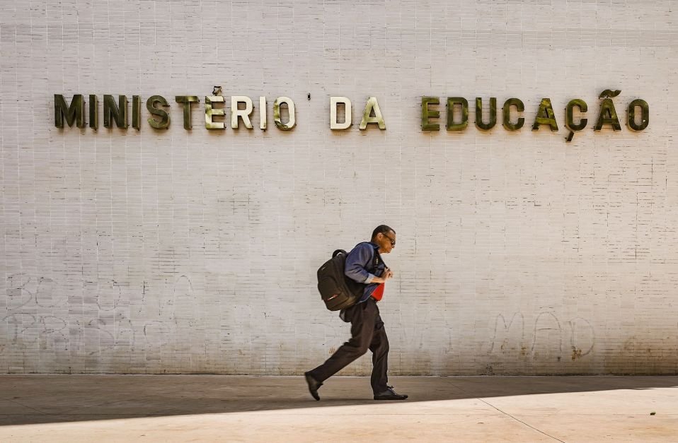 Academia de Ciências critica cortes nas verbas das universidades federais