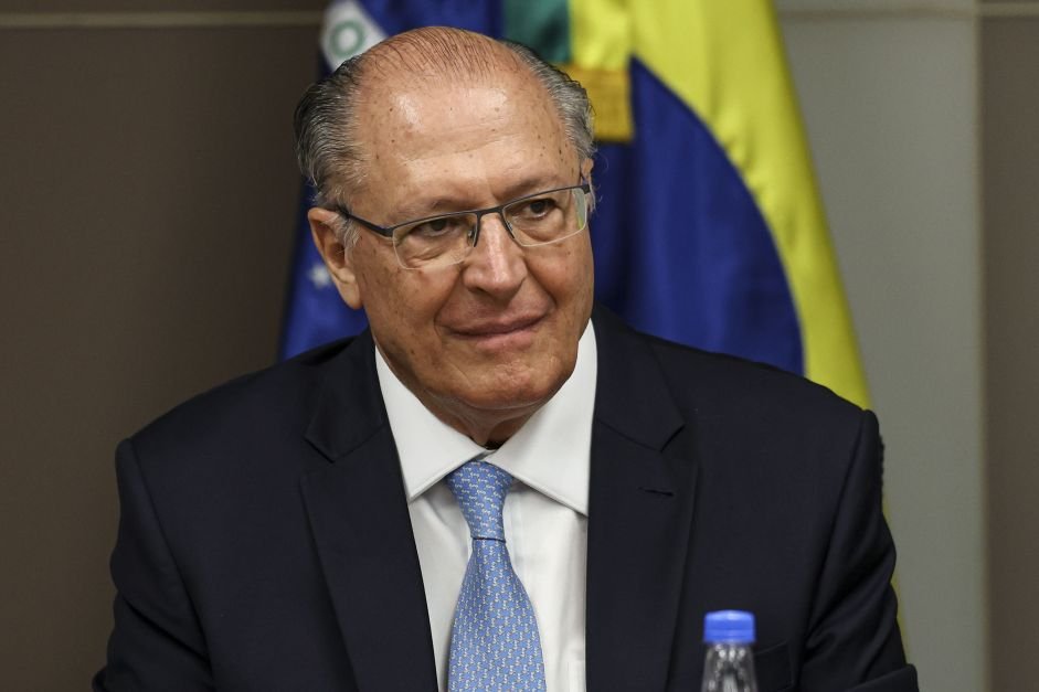 Alckmin embarca nesta sexta (16) para missa do papa Leão XIV no Vaticano