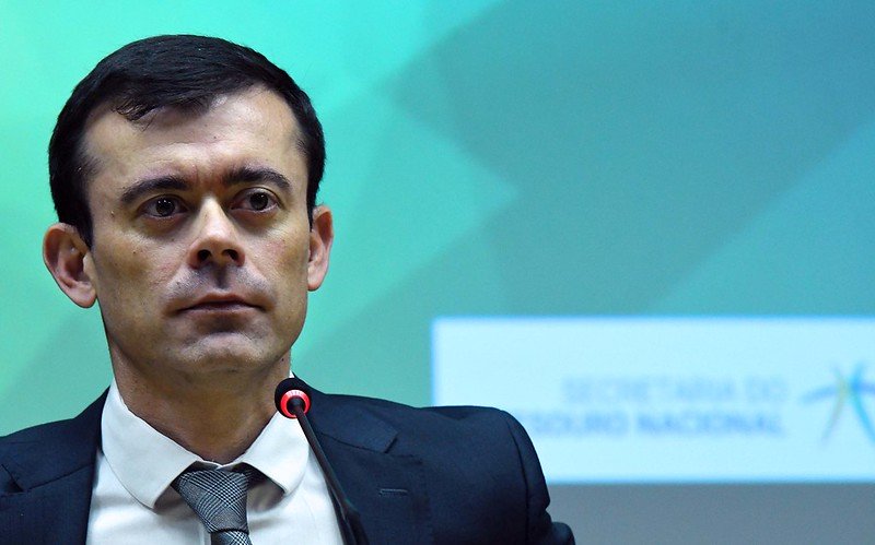 Alterações do IOF não visam conter alta do dólar; podem até evitar queda maior