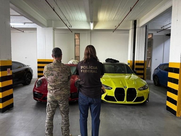 Carros de luxo apreendidos com “careca do INSS” valem cerca de R$ 4 milhões
