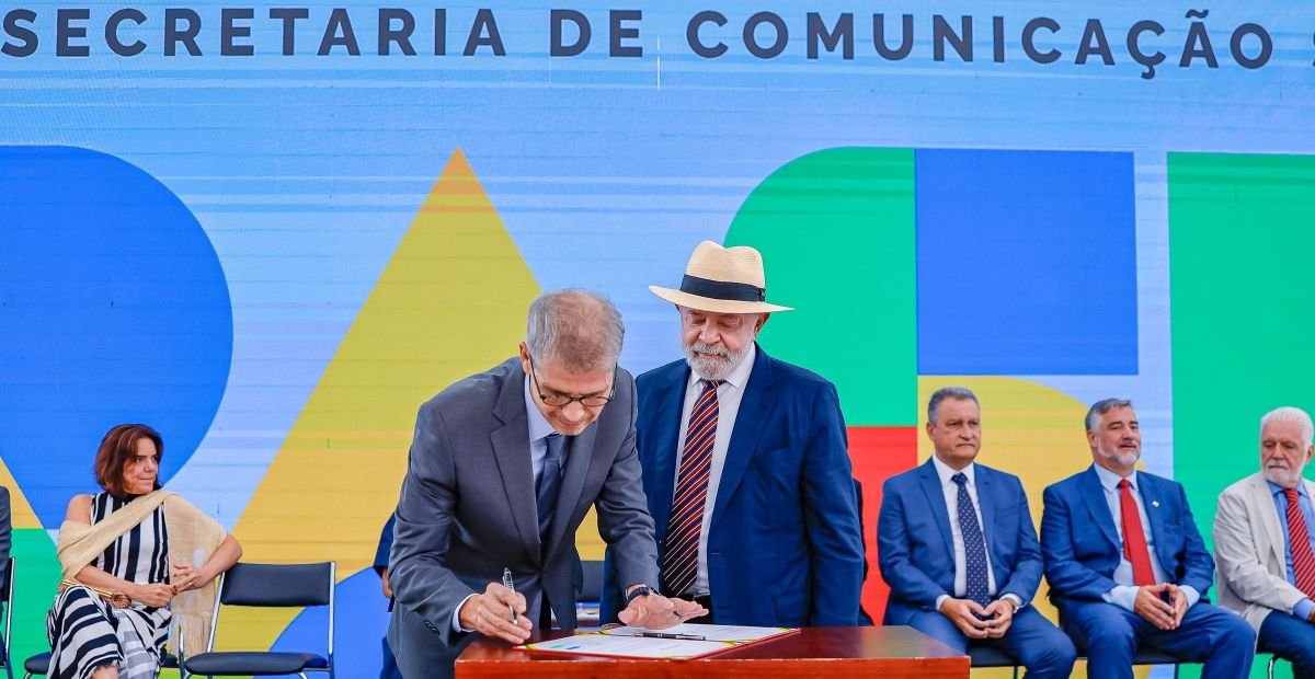 Crise do INSS desafia estratégia de comunicação de Sidônio no governo Lula