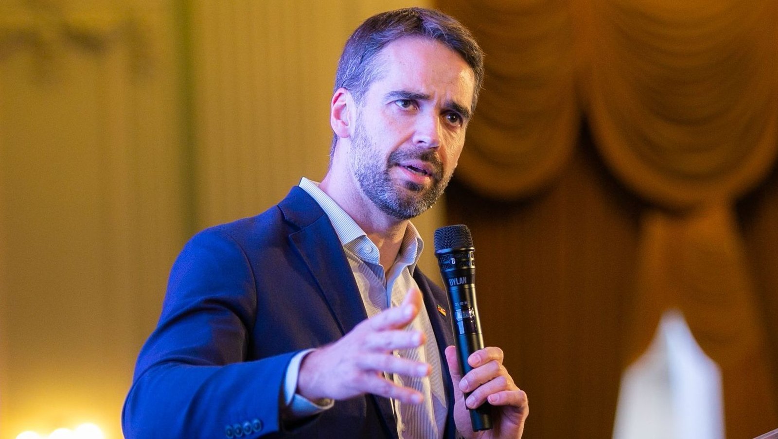 De olho em 2026 e filiado ao PSD, Leite visita bancada do partido na Câmara