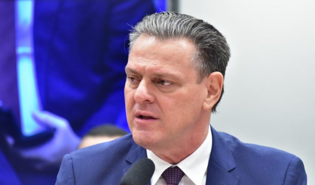 Exportações de carne de frango do Brasil para UE estão suspensas, informa Fávaro