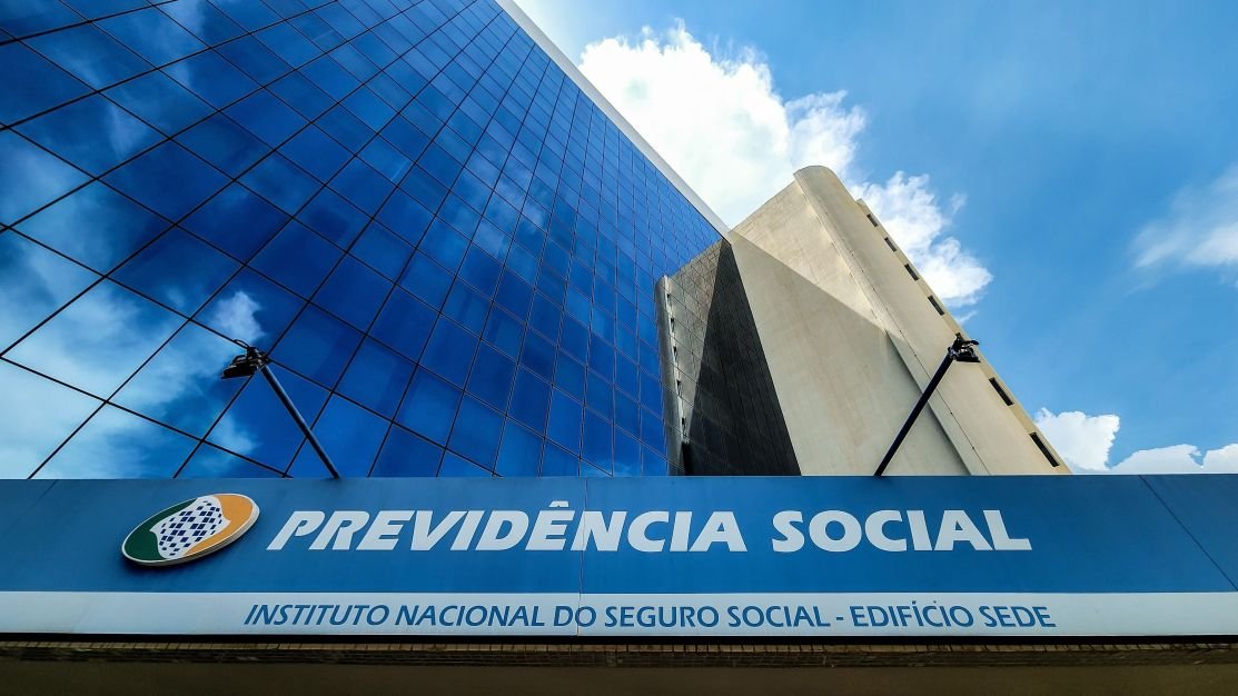 Governo busca caminho de ressarcimento; oposição se volta à CPMI do INSS