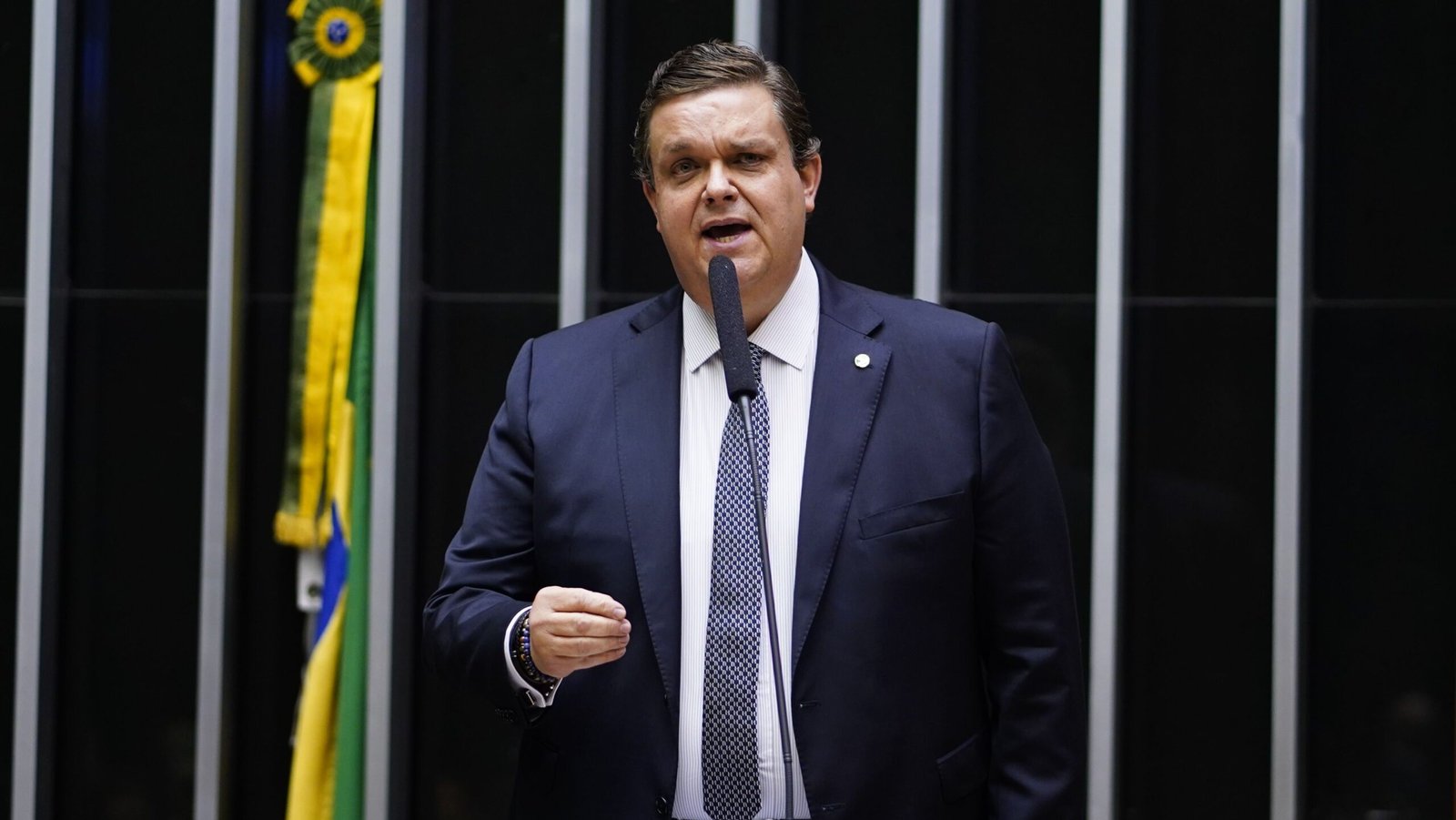 Lula convida Wolney, nº 2 do Ministério da Previdência, para lugar de Lupi