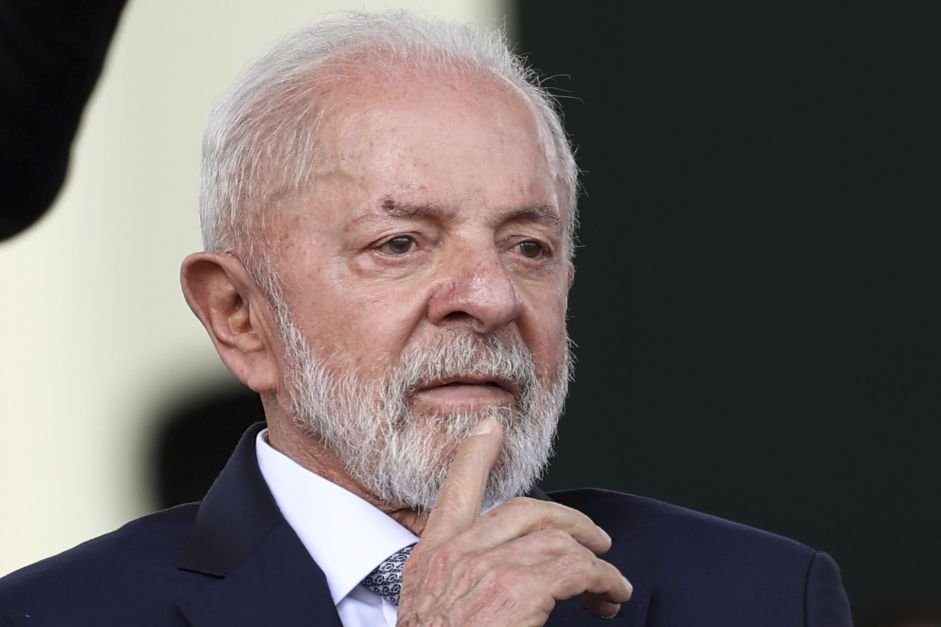 Lula reúne ministros nesta terça para tratar de ressarcimento a aposentados