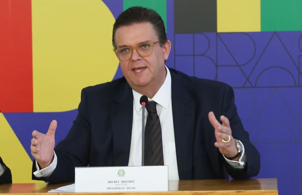 Oposição quer explorar “inércia“, “omissão“ e fechar cerco contra ministro