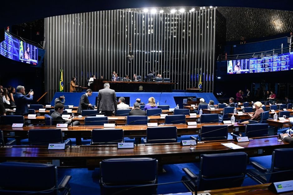 PDT no Senado anuncia que permanece na base do presidente Lula