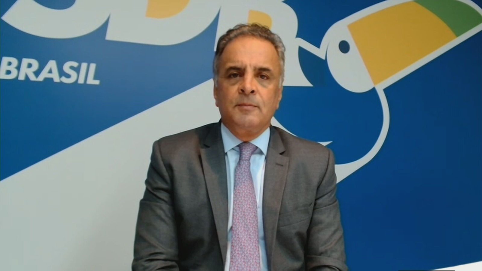 PSDB é maior que isso, diz Aécio sobre proposta de incorporação ao PSD