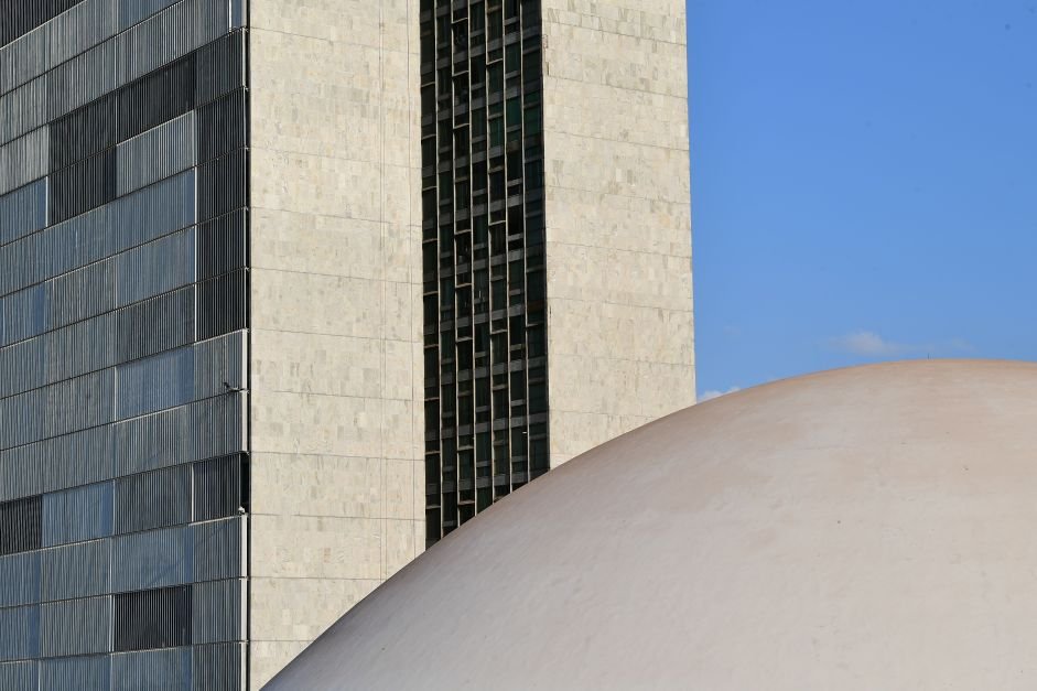 Paralisia do Congresso adia pautas prioritárias