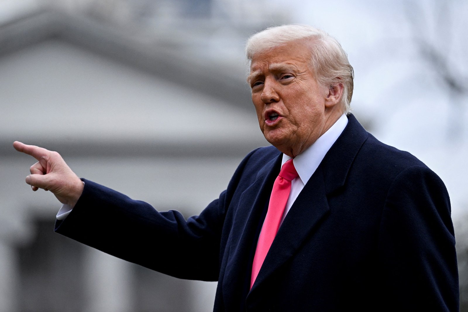 Queda no setor manufatureiro dos EUA se aprofunda em abril