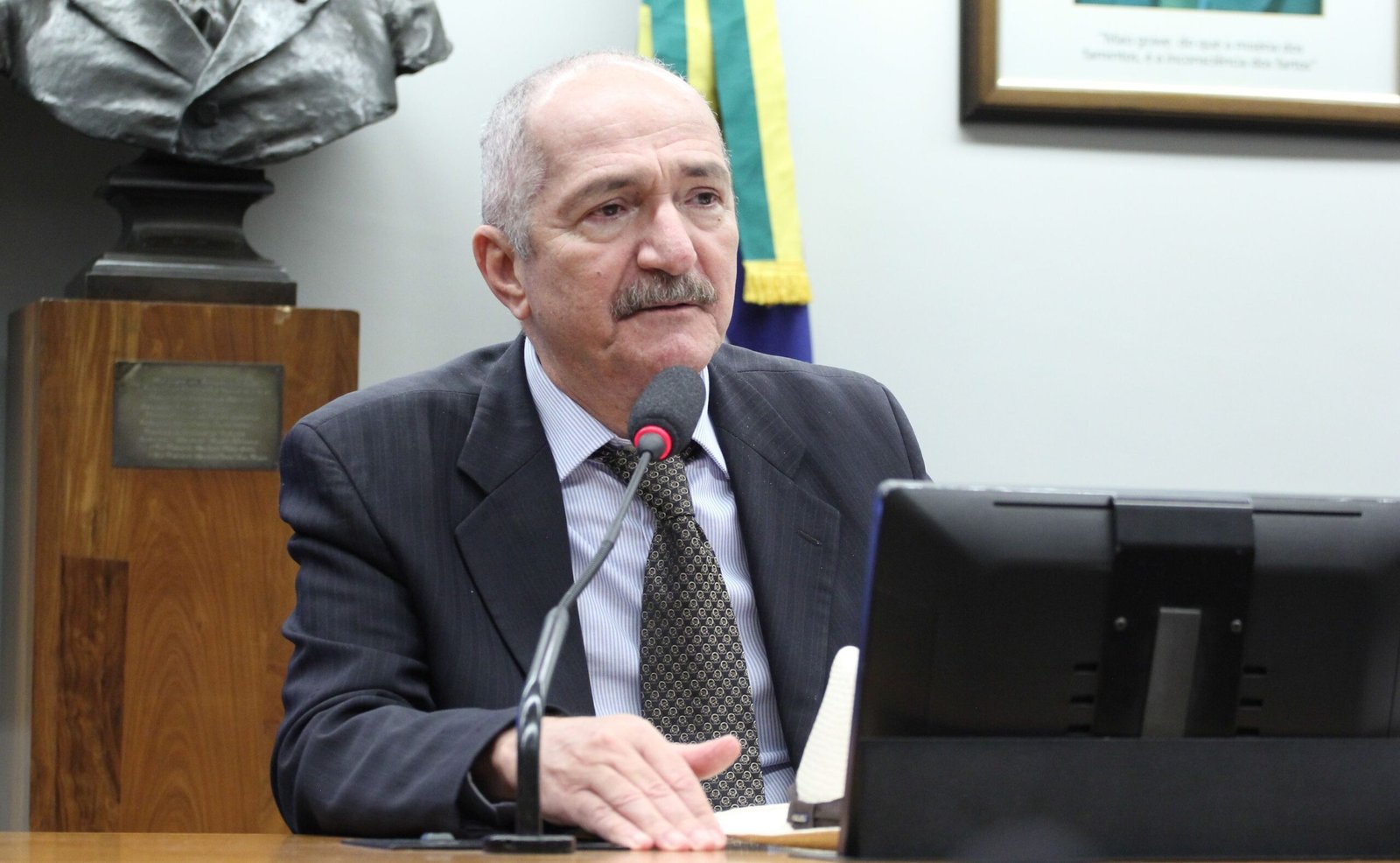 Quem é Aldo Rebelo, ex-ministro que Moraes ameaçou prender no STF