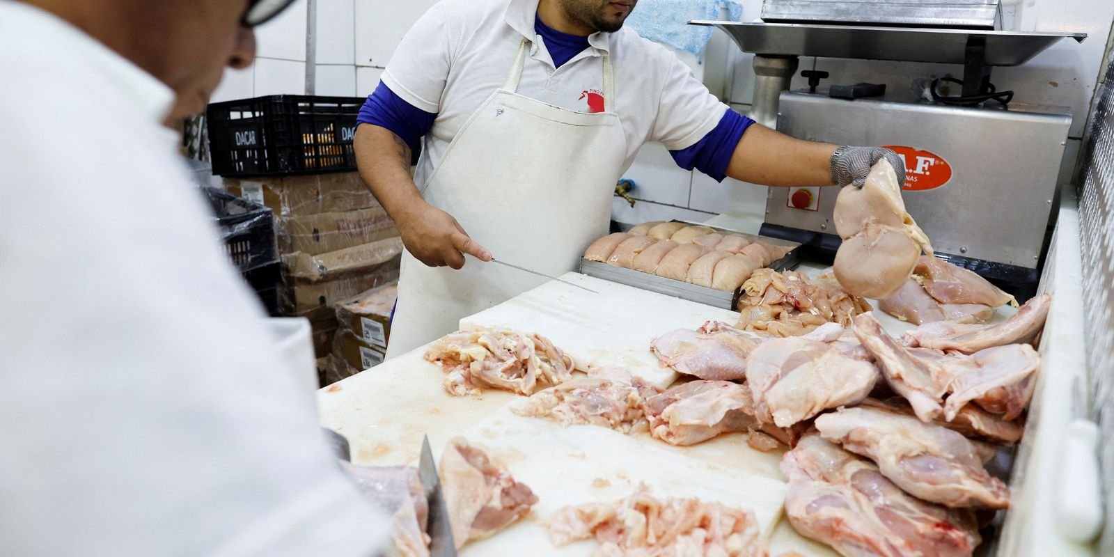 Gripe aviária: 17 países suspendem restrição à carne brasileira 