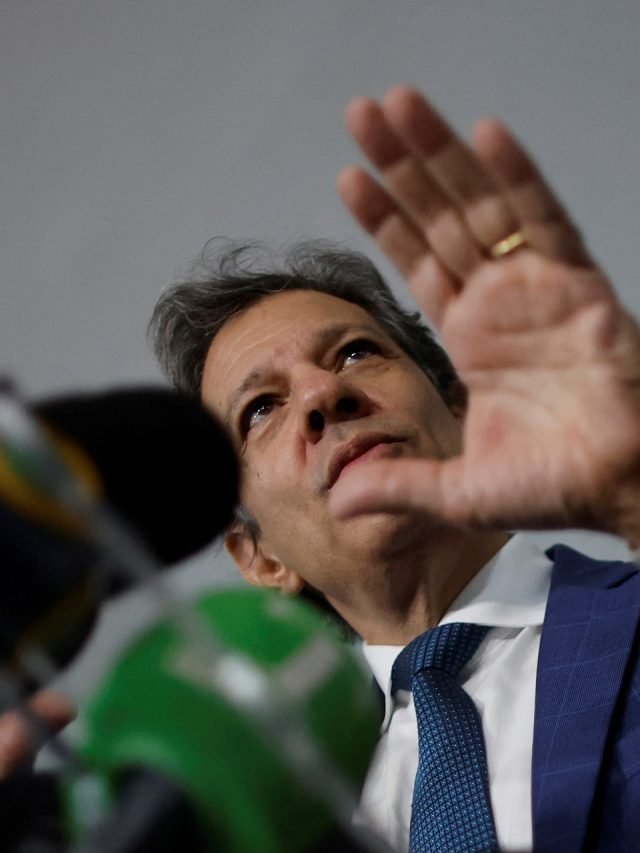 Haddad diz que governo trabalha em alternativa “estrutural” ao IOF até esta terça (3)