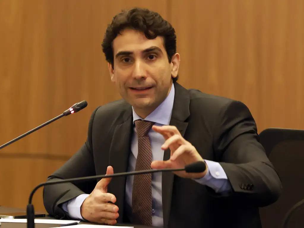 IOF não deveria ser usado como instrumento de política arrecadatória, diz Galípolo