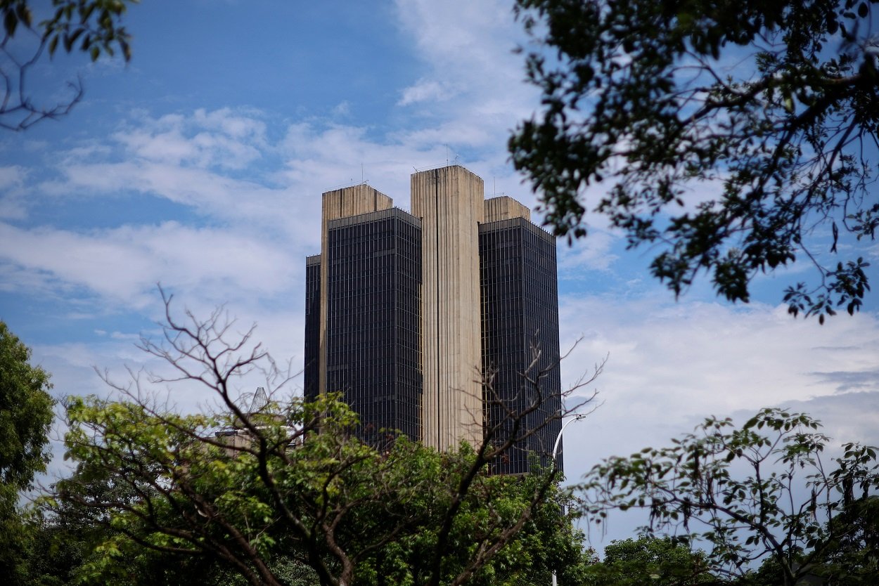 “prévia do PIB” sobe 0,2% em abril, mais do que o esperado