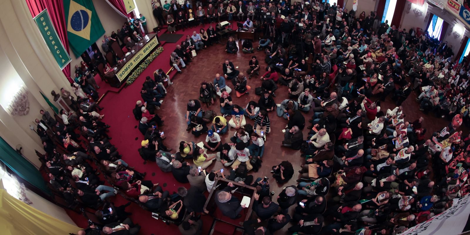 Ato na USP defende soberania nacional diante de tarifaço de Trump