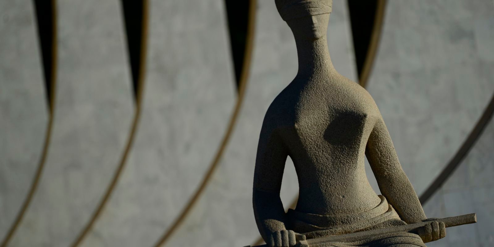 Câmara aprova criação de 160 funções comissionadas para STF