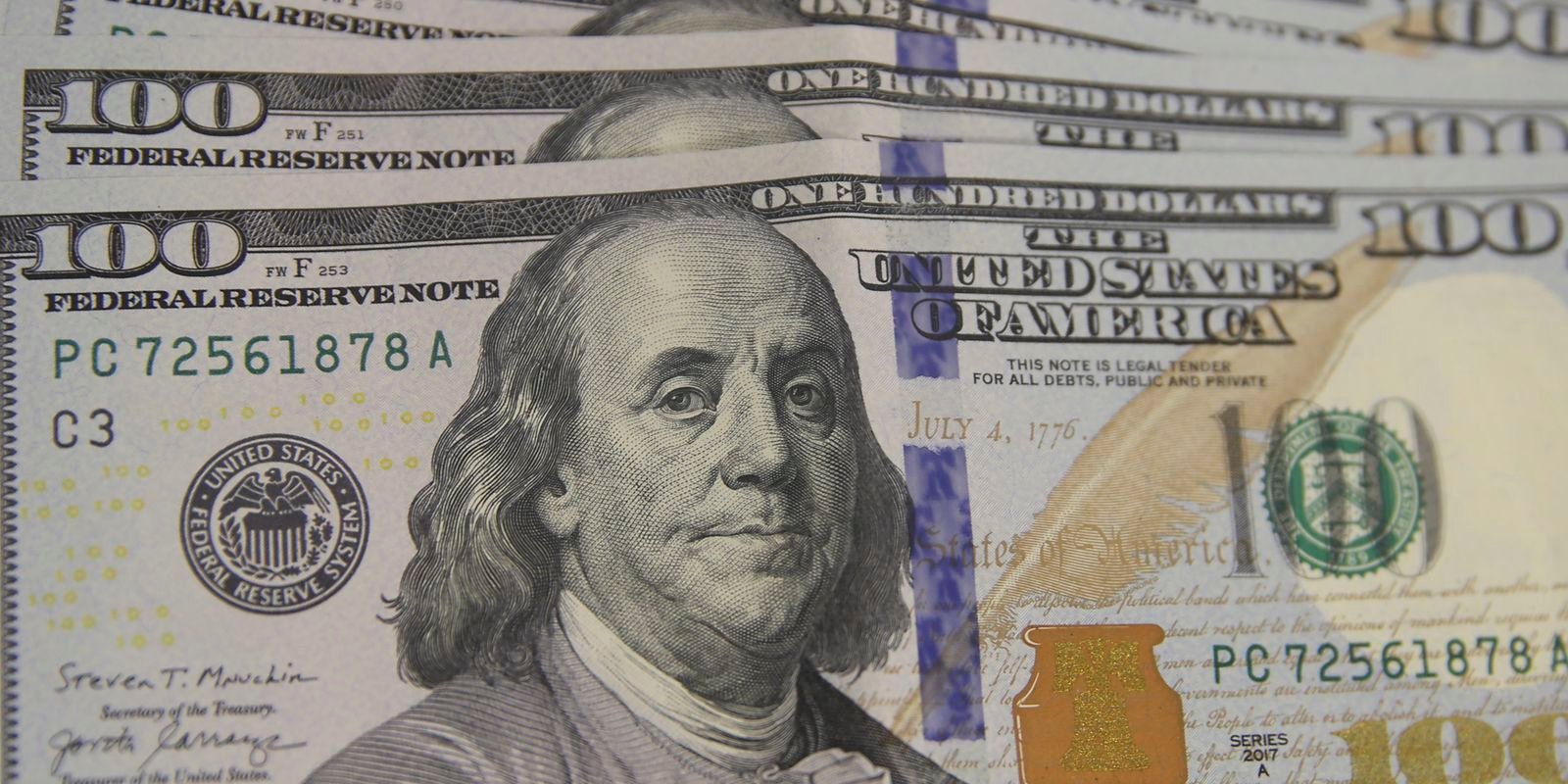 Dólar sobe para R$ 5,56 puxado pelo mercado externo