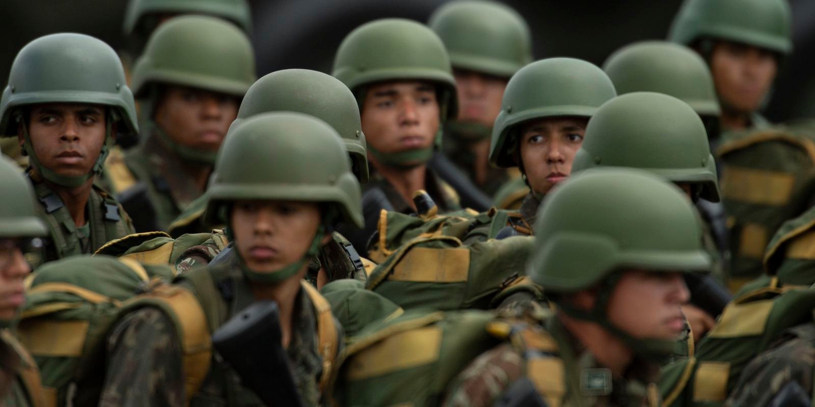 Senadores aprovam MP que aumenta vencimento de militares