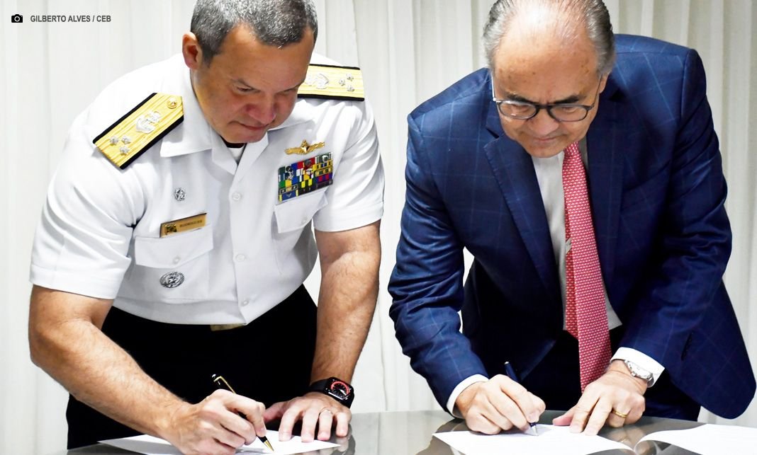 CEB e Marinha assinam acordo para estudo de usina solar no DF — Política Distrital agora é PDNews, notícias sobre Política e Saúde do DF