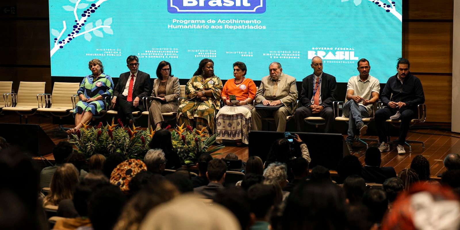 Governo lança programa de acolhimento a repatriados e deportados