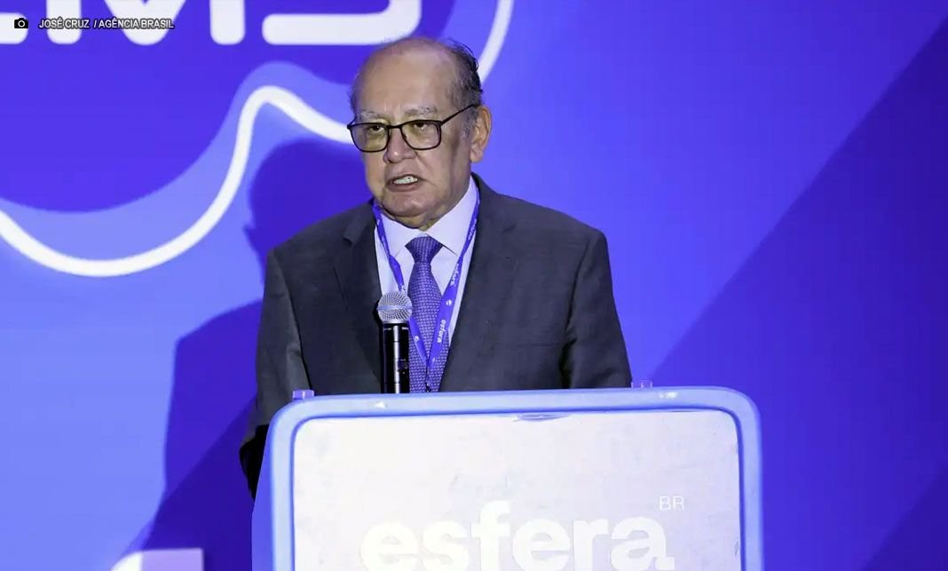 “Nenhum desconforto”, diz Mendes sobre prisão domiciliar de Bolsonaro