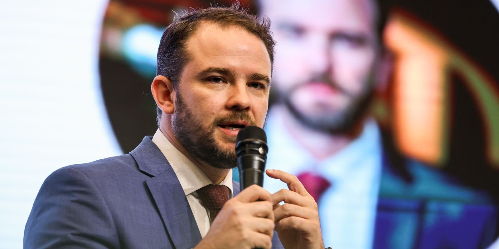 Projeto propõe corte de R$ 19,6 bi em benefícios fiscais em 2026