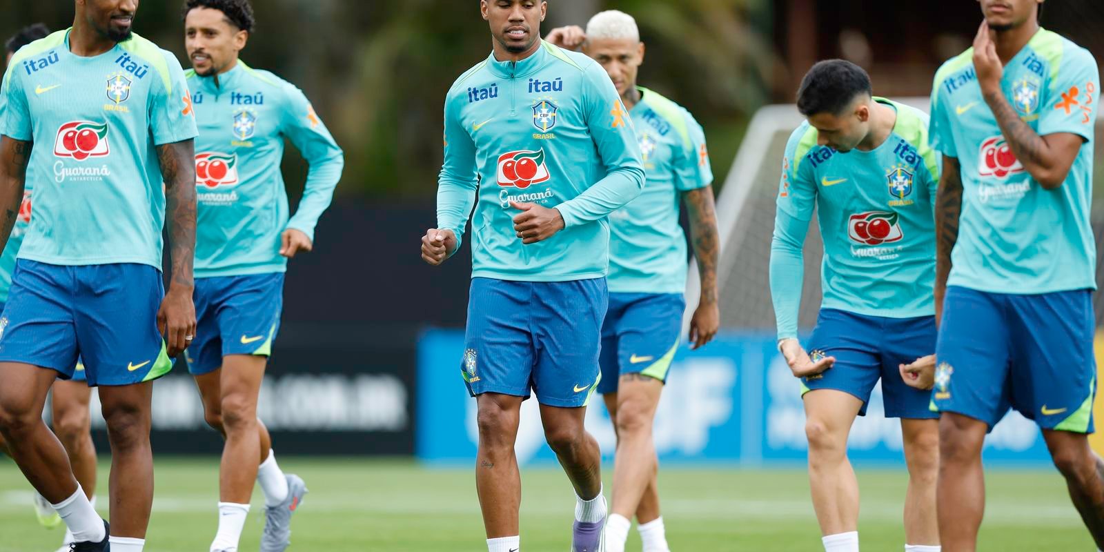 Ancelotti comanda primeira atividade com todos os convocados