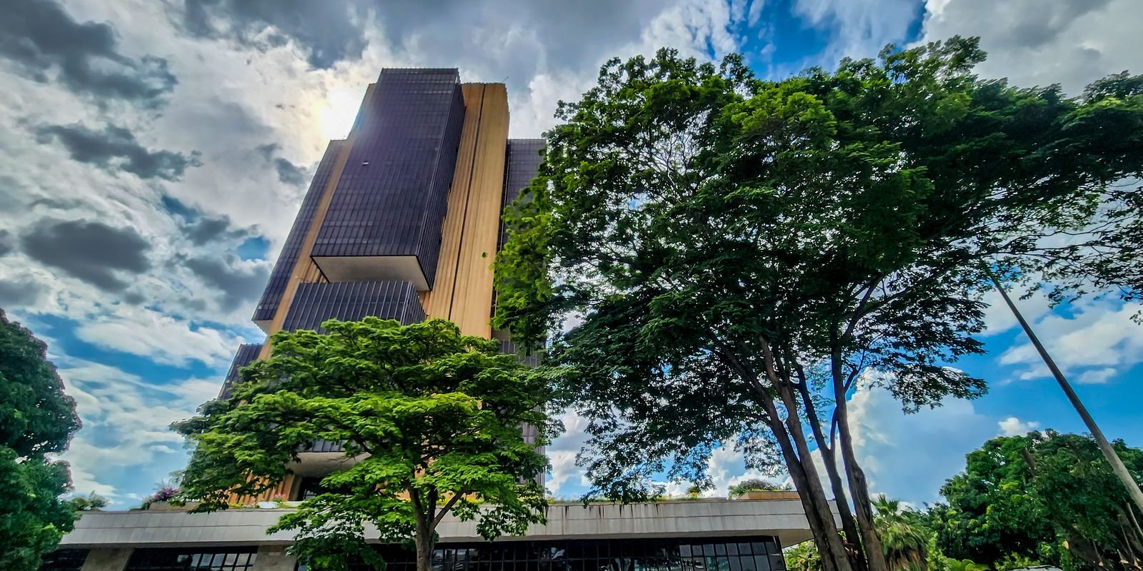 Ata do Copom indica Selic a 15% "por período bastante prolongado"