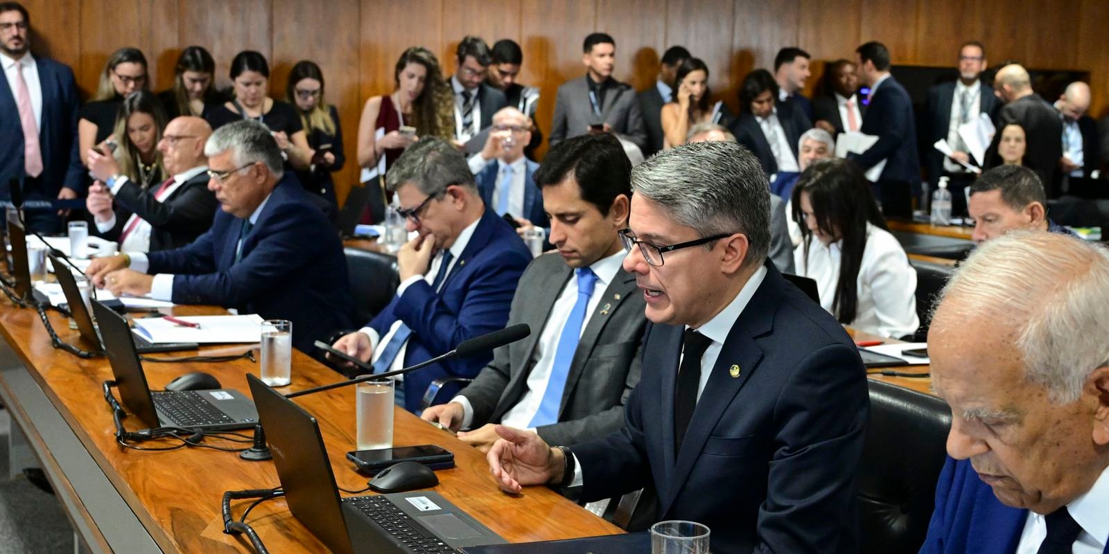 CCJ do Senado rejeita PEC da Blindagem por unanimidade