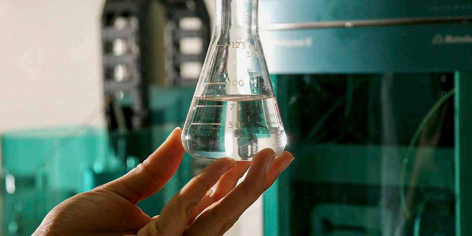 SP confirma 2 mortes de intoxicação por metanol no estado Agência Brasil