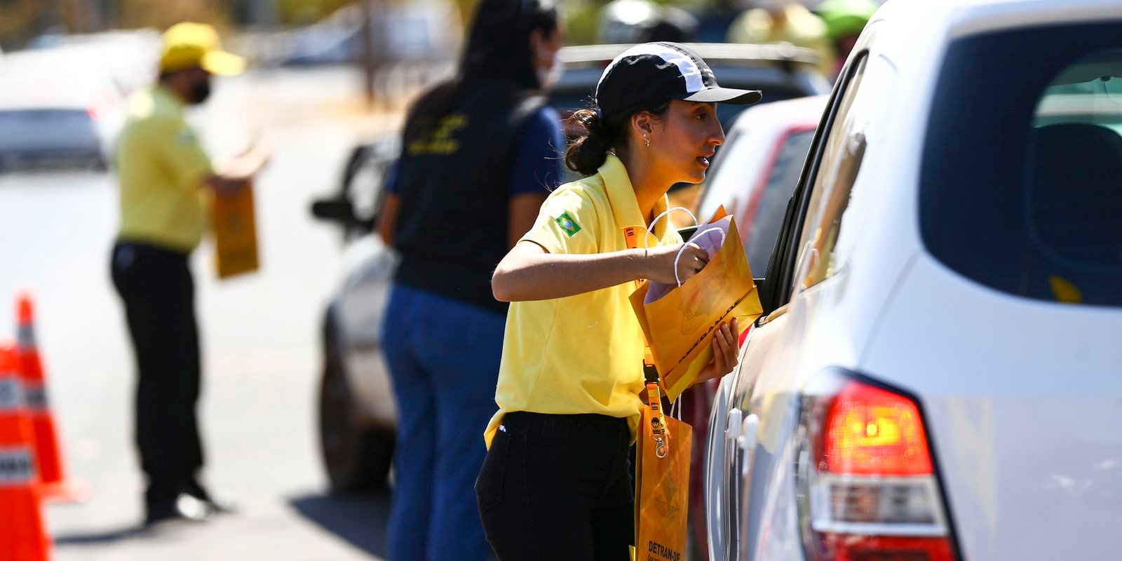 Transporte: melhor lugar de criança no carro é o meio do banco de trás