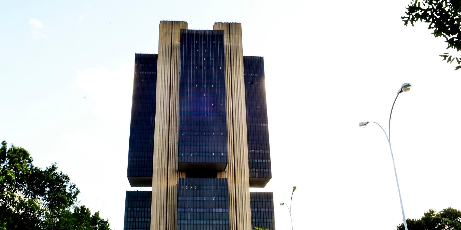 Banco Central passa a bloquear chaves Pix usadas em golpes e fraudes