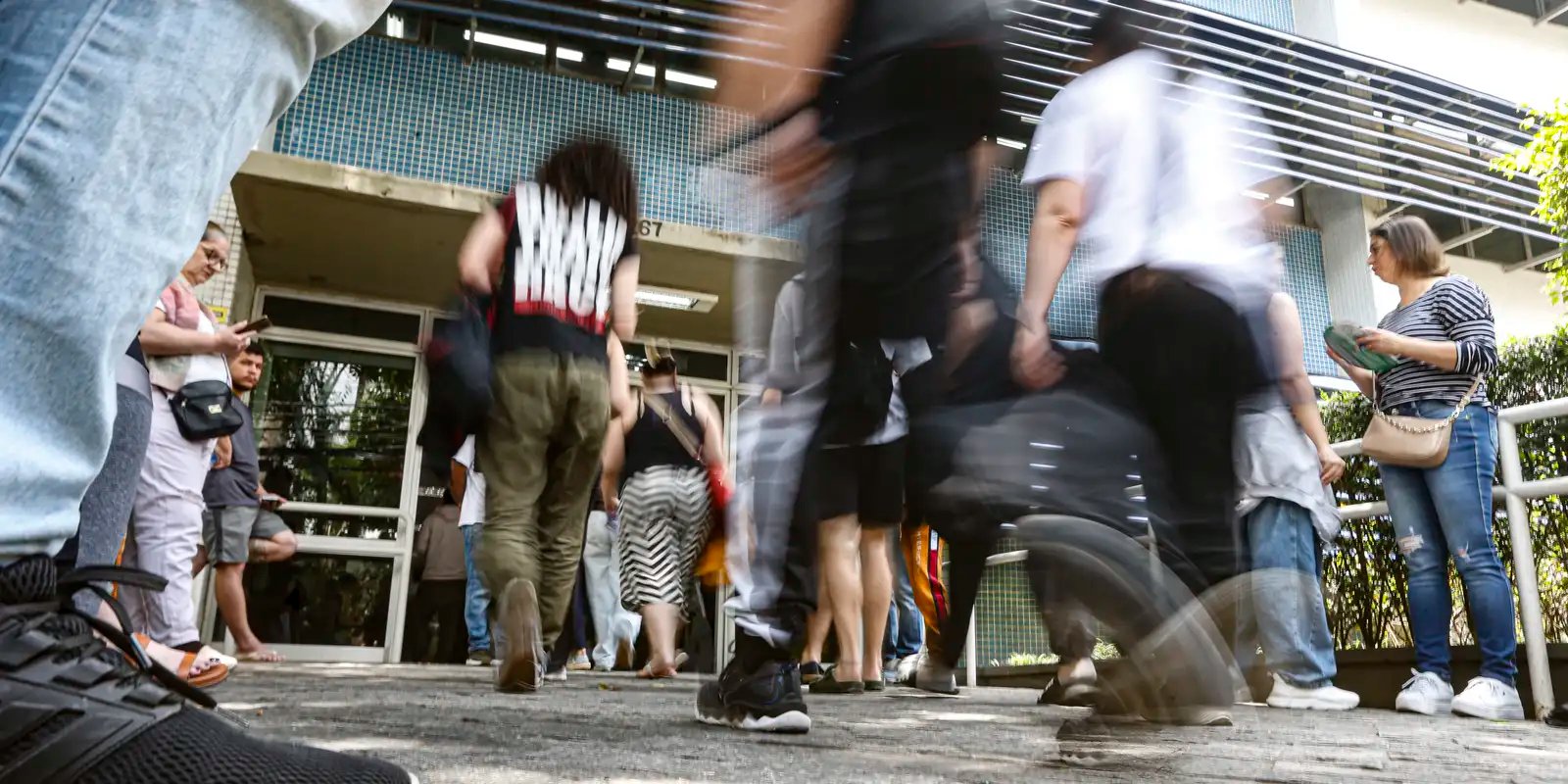 CNU 2025: 761,5 mil de candidatos fazem provas objetivas hoje