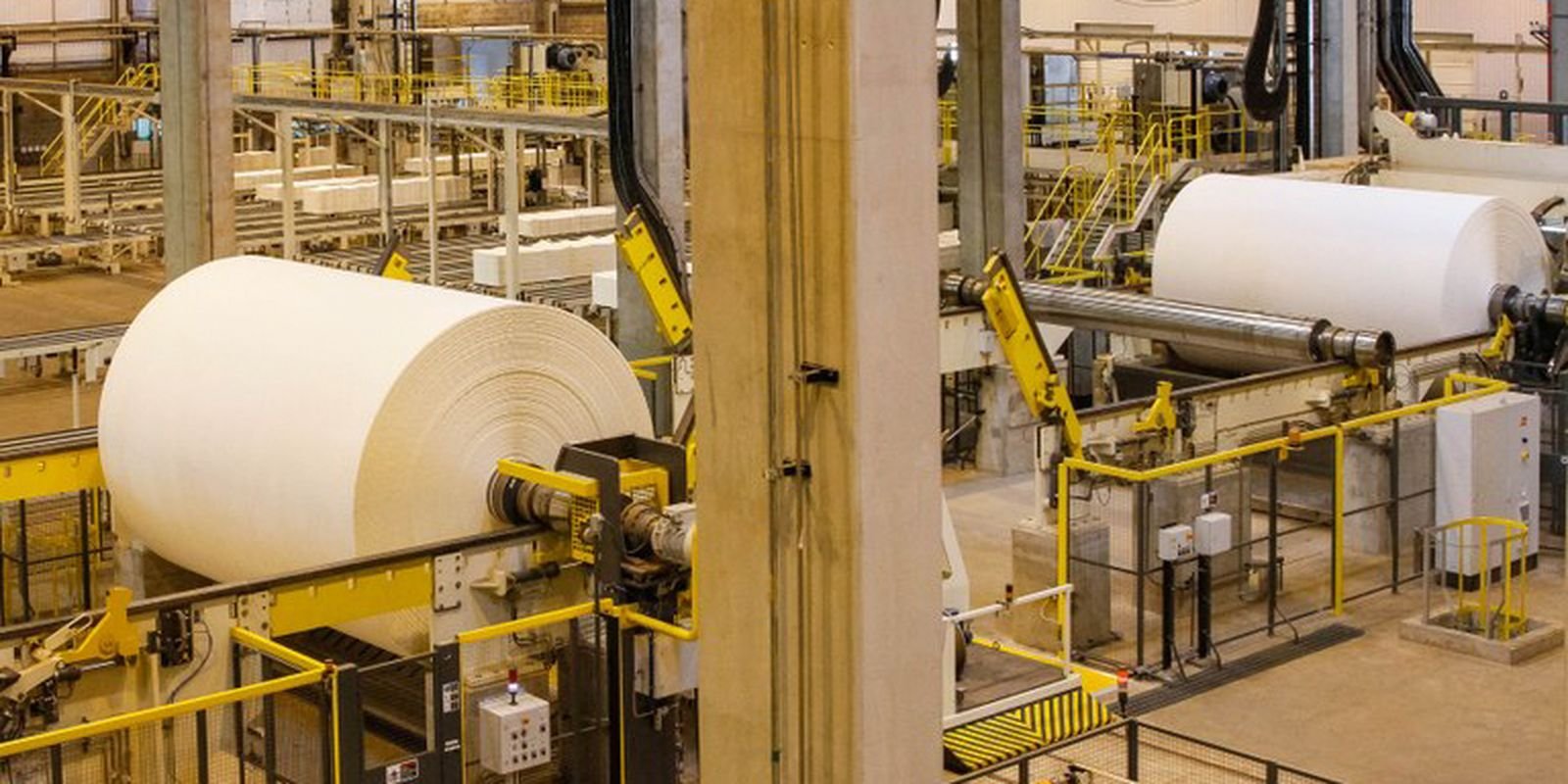 Indústria completa 10 meses de pessimismo, apesar de alta na confiança