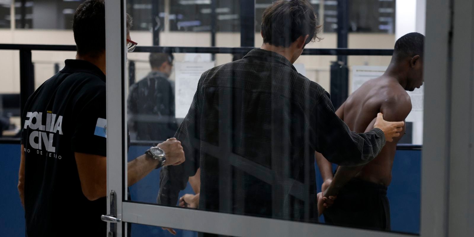 Ministros farão reunião de emergência com Castro nesta quarta-feira