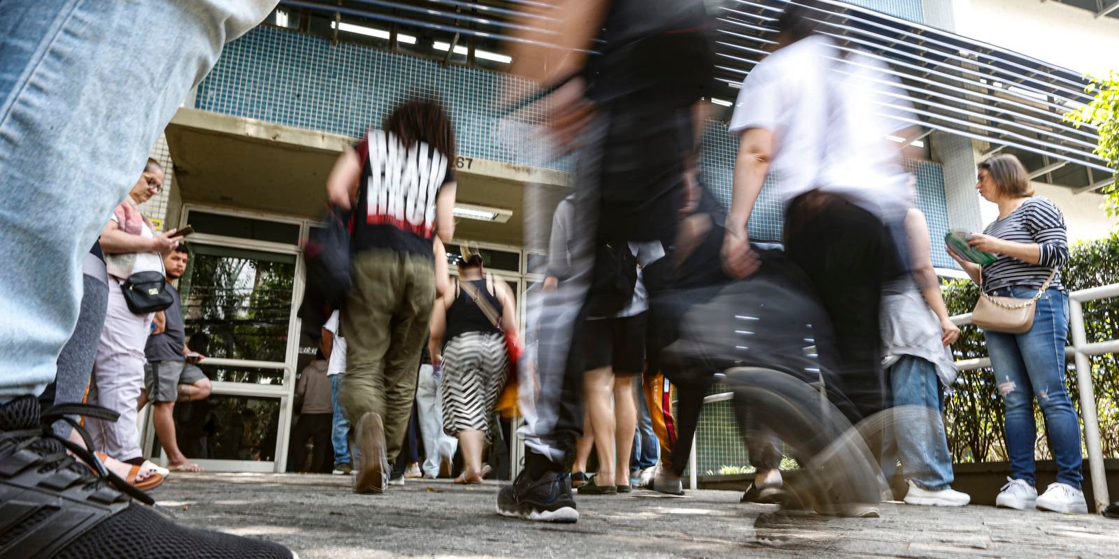 Entenda como é calculada a nota das provas objetivas do Enem 2025