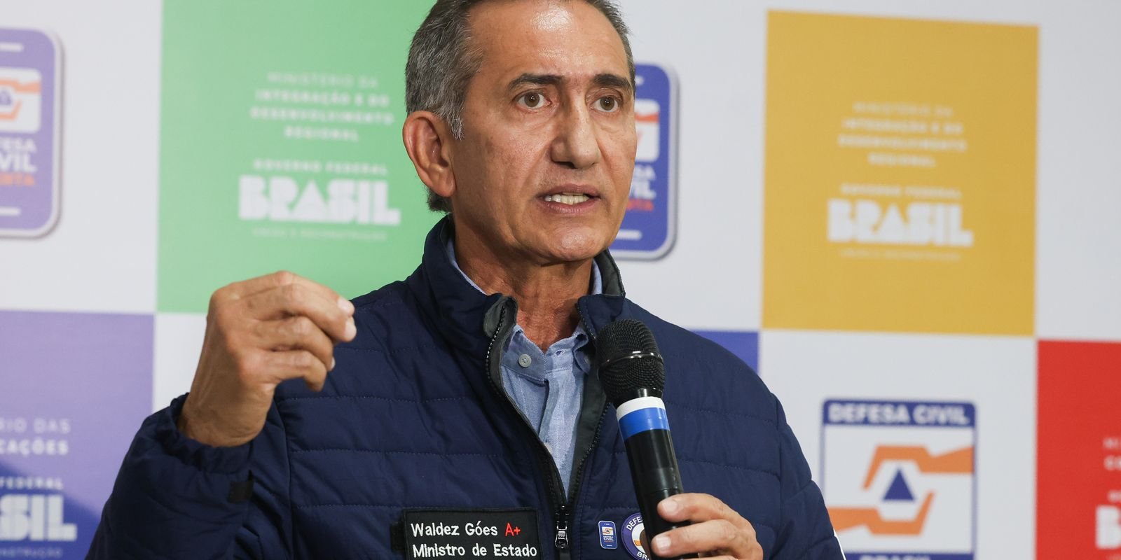 Governo anuncia envio de equipes para região destruída por ciclone