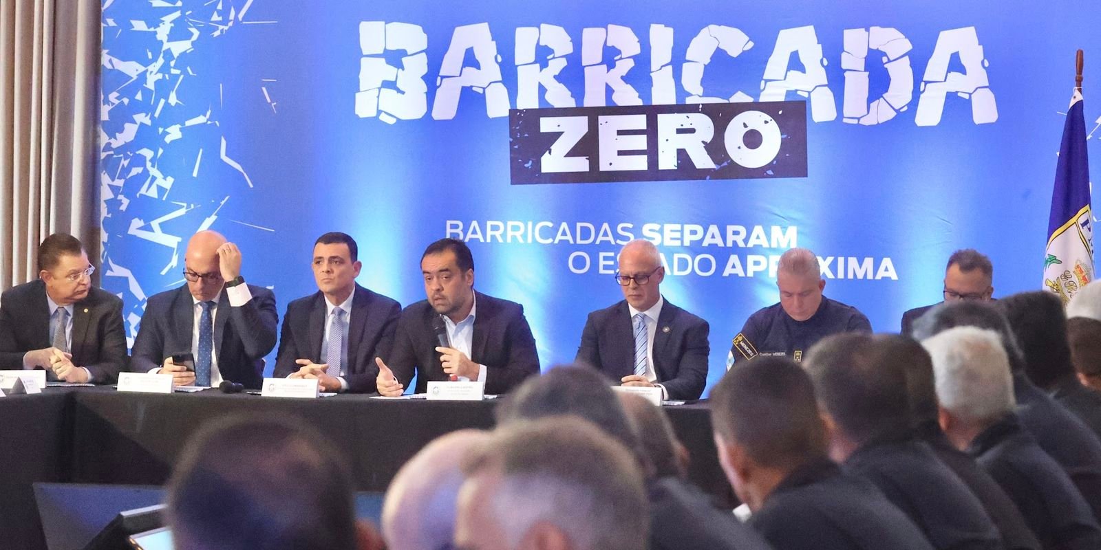 Governo fluminense anuncia plano para remover barricadas em 12 cidades