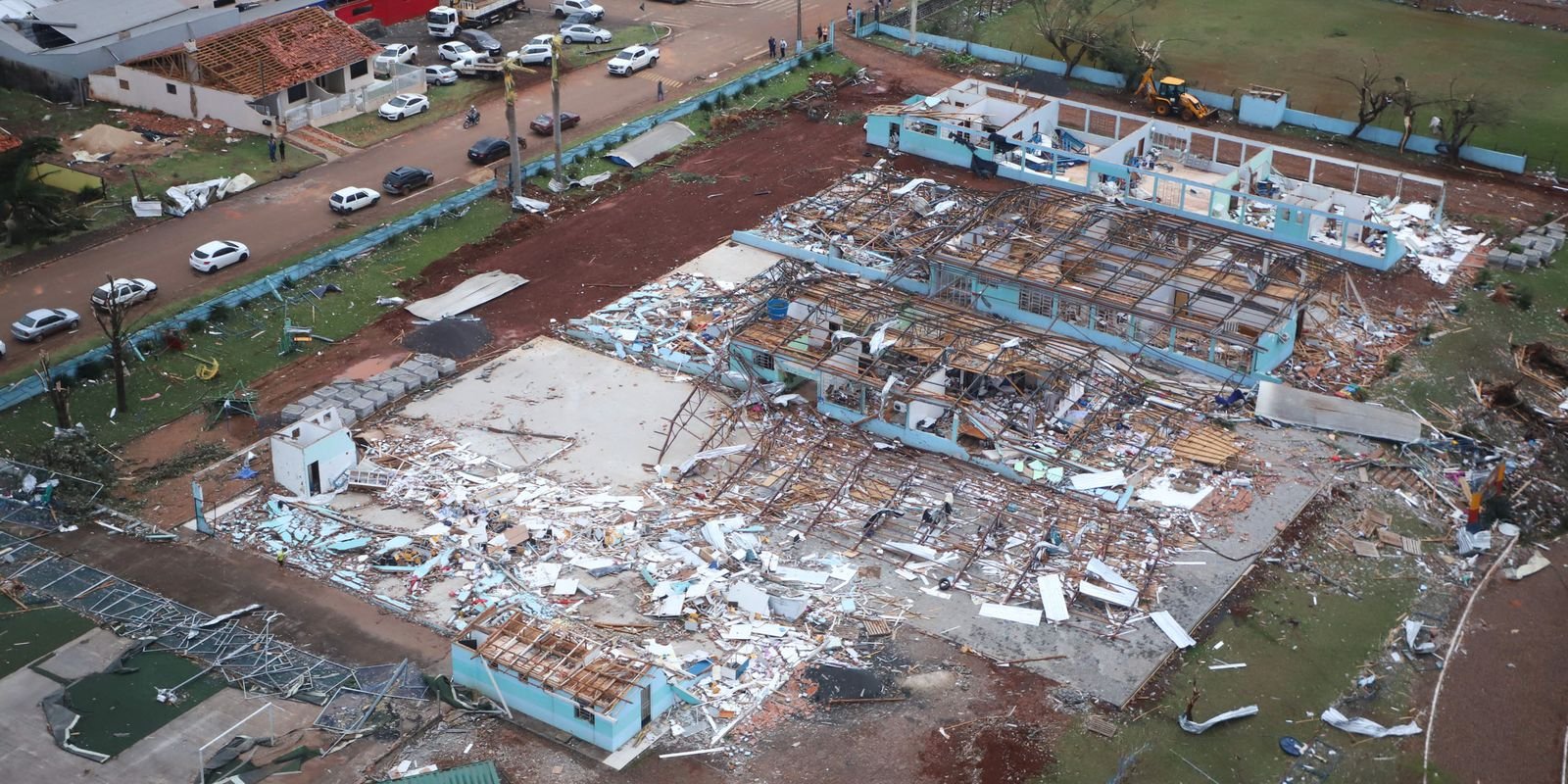 Número de feridos chega a 750 após passagem de tornado pelo Paraná