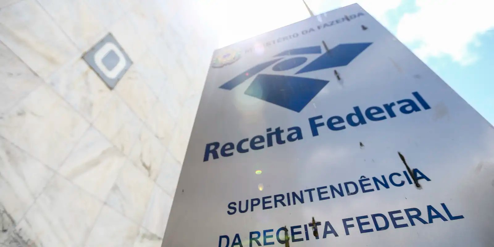 Receita nega aumento de imposto para professores com novo piso