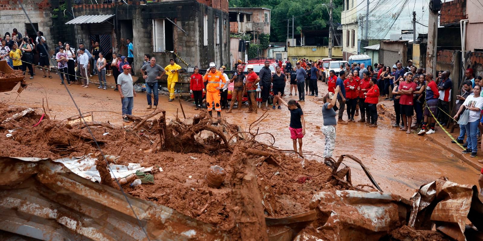 Governo anuncia repasse a prefeituras de MG para ajuda a desabrigados