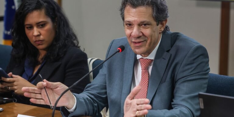 Haddad pede que Congresso enfrente problema dos supersalários