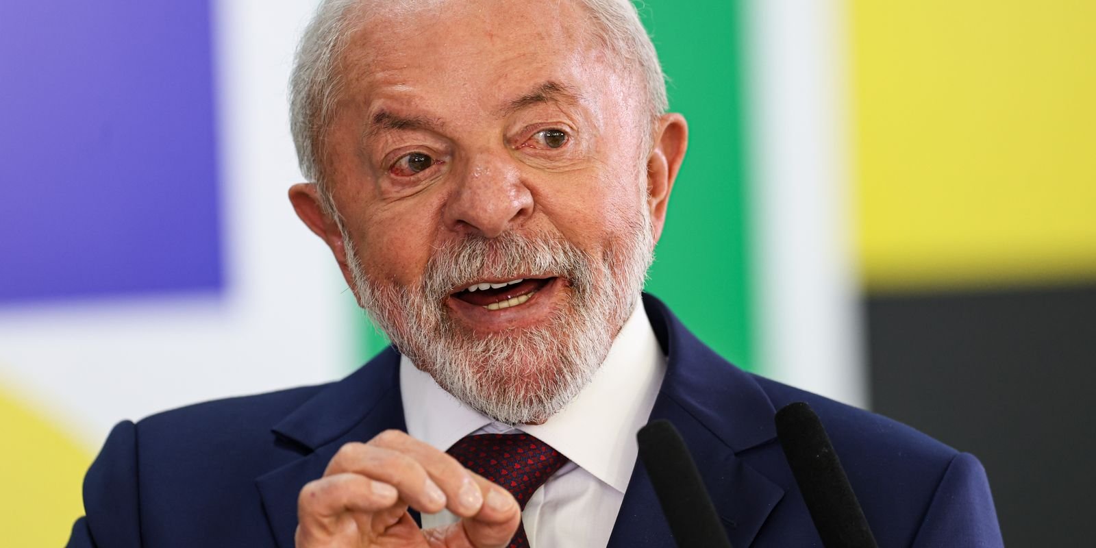 Lula volta a defender mandato para ministros do STF