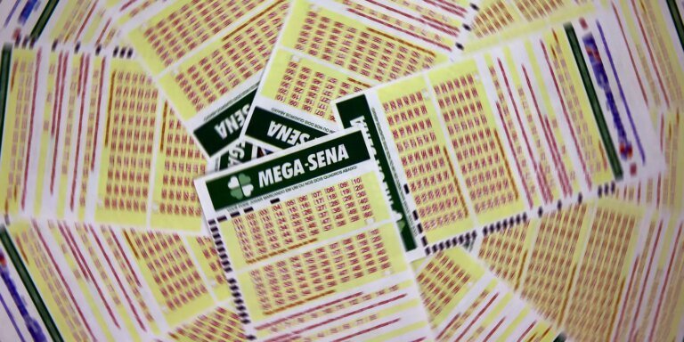 Mega-sena acumula e prêmio principal vai para R$ 130 milhões