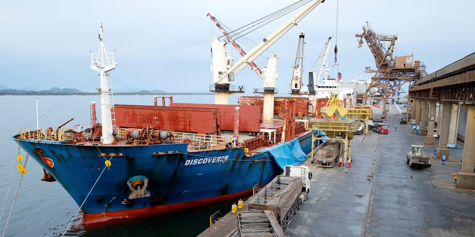 Novas tarifas de Trump poupam 46% das exportações do Brasil aos EUA