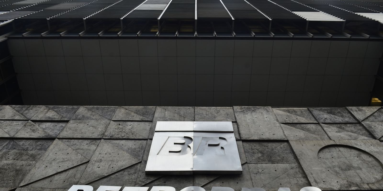 Petrobras compra 42,5% de bloco de exploração de petróleo na Namíbia