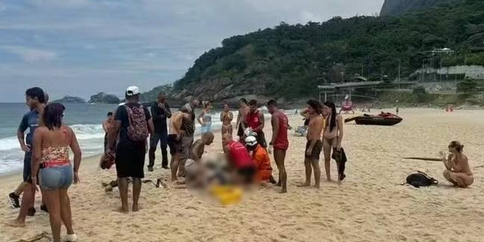 Queda de asa delta mata homem e fere mulher no Rio